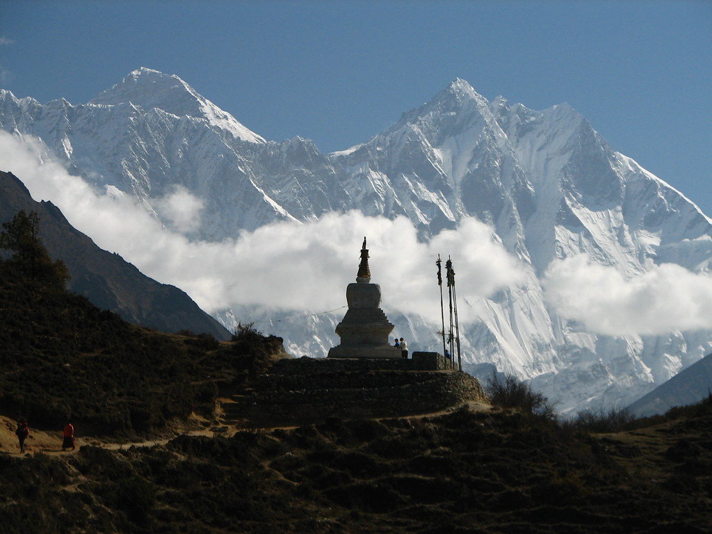 Antena3: «‘Sherpas’ retira una tonelada de basura del Everest»
